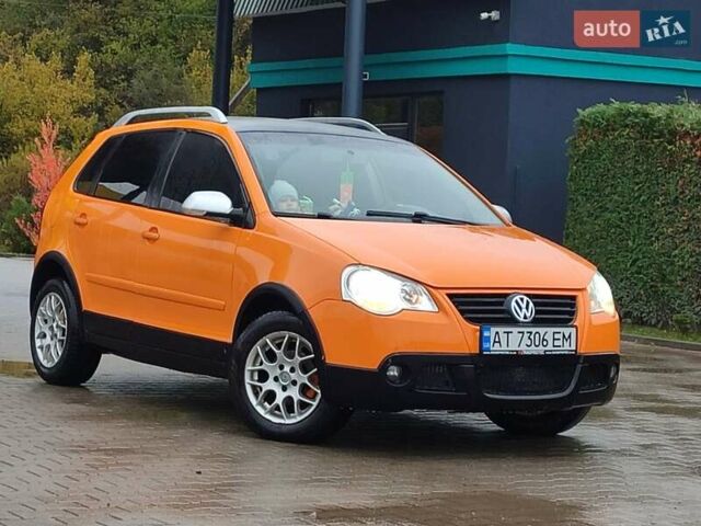 Оранжевый Фольксваген Поло, объемом двигателя 1.4 л и пробегом 230 тыс. км за 4850 $, фото 4 на Automoto.ua