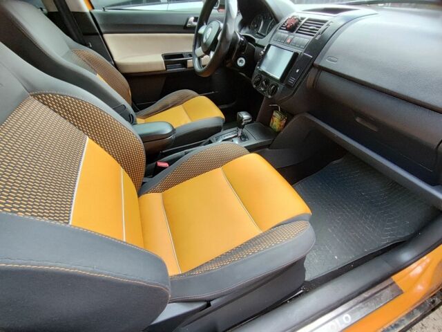 Оранжевый Фольксваген Поло, объемом двигателя 0 л и пробегом 130 тыс. км за 4750 $, фото 4 на Automoto.ua