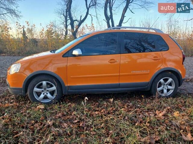 Помаранчевий Фольксваген Поло, об'ємом двигуна 1.39 л та пробігом 196 тис. км за 6700 $, фото 6 на Automoto.ua