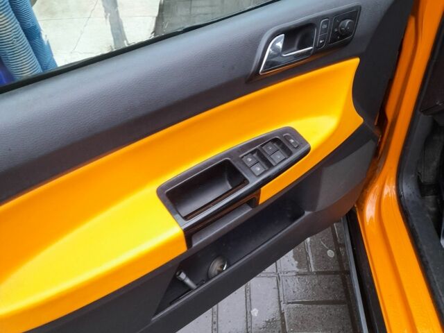 Помаранчевий Фольксваген Поло, об'ємом двигуна 1.4 л та пробігом 160 тис. км за 5200 $, фото 7 на Automoto.ua