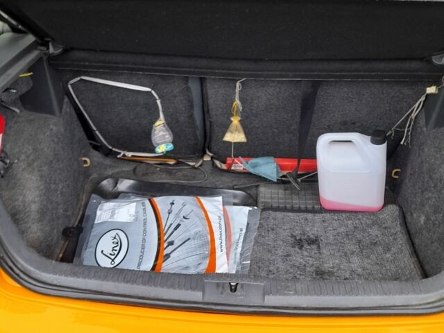 Помаранчевий Фольксваген Поло, об'ємом двигуна 1.4 л та пробігом 160 тис. км за 5200 $, фото 10 на Automoto.ua