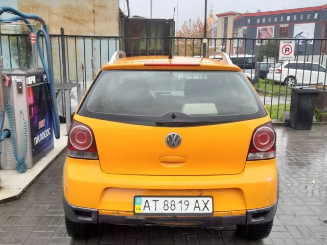 Помаранчевий Фольксваген Поло, об'ємом двигуна 1.4 л та пробігом 160 тис. км за 5200 $, фото 2 на Automoto.ua