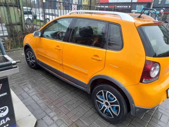 Помаранчевий Фольксваген Поло, об'ємом двигуна 1.4 л та пробігом 160 тис. км за 5200 $, фото 4 на Automoto.ua