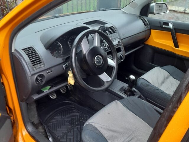 Помаранчевий Фольксваген Поло, об'ємом двигуна 1.4 л та пробігом 160 тис. км за 5200 $, фото 6 на Automoto.ua