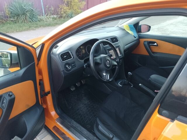 Оранжевый Фольксваген Поло, объемом двигателя 1.2 л и пробегом 251 тыс. км за 5200 $, фото 16 на Automoto.ua