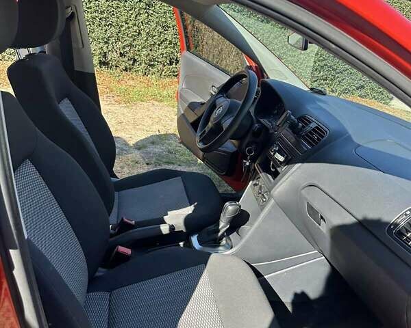 Оранжевый Фольксваген Поло, объемом двигателя 1.39 л и пробегом 105 тыс. км за 9000 $, фото 17 на Automoto.ua