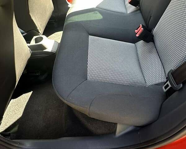 Оранжевый Фольксваген Поло, объемом двигателя 1.39 л и пробегом 105 тыс. км за 9000 $, фото 13 на Automoto.ua