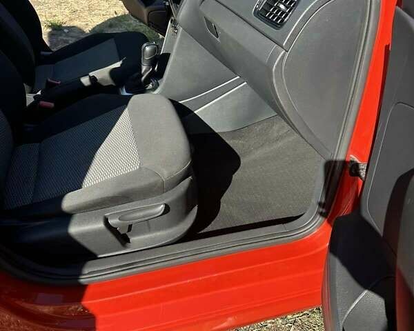 Оранжевый Фольксваген Поло, объемом двигателя 1.39 л и пробегом 105 тыс. км за 9000 $, фото 16 на Automoto.ua