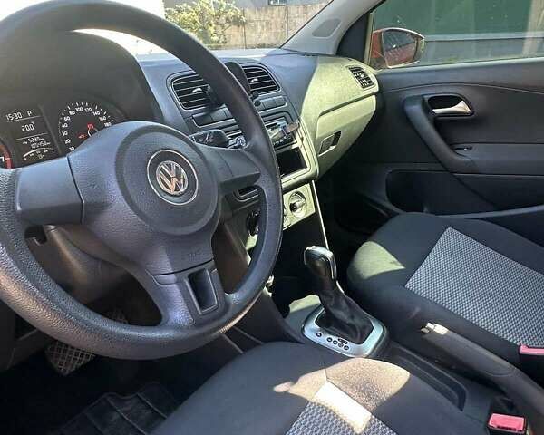 Оранжевый Фольксваген Поло, объемом двигателя 1.39 л и пробегом 105 тыс. км за 9000 $, фото 9 на Automoto.ua