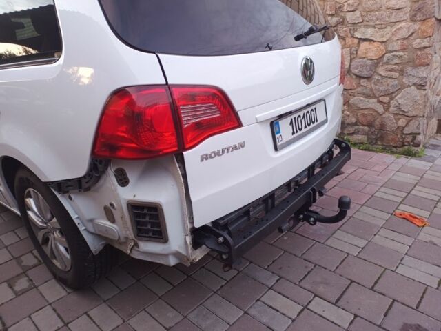 Фольксваген Рутан 2013 в Киеве на Automoto.ua Белый Фольксваген Рутан, объемом двигателя 3.6 л и пробегом 290 тыс. км за 11700 $, фото 6 на Automoto.ua