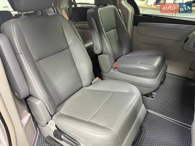 Белый Фольксваген Рутан, объемом двигателя 3.61 л и пробегом 200 тыс. км за 13990 $, фото 30 на Automoto.ua