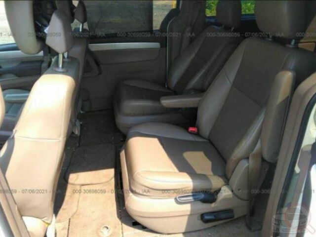 Фольксваген Рутан 2013 в Львове на Automoto.ua Белый Фольксваген Рутан, объемом двигателя 3.6 л и пробегом 183 тыс. км за 7000 $, фото 2 на Automoto.ua