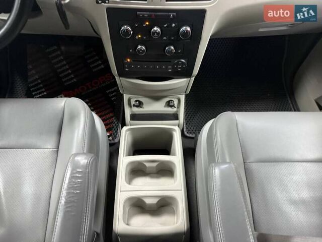 Білий Фольксваген Рутан, об'ємом двигуна 3.61 л та пробігом 200 тис. км за 11990 $, фото 25 на Automoto.ua