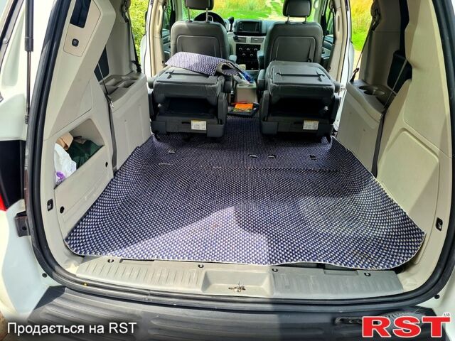 Белый Фольксваген Рутан, объемом двигателя 3.6 л и пробегом 280 тыс. км за 11500 $, фото 9 на Automoto.ua