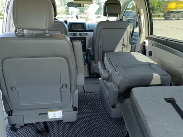 Фольксваген Рутан 2013 в Киеве на Automoto.ua Белый Фольксваген Рутан, объемом двигателя 3.6 л и пробегом 290 тыс. км за 11700 $, фото 2 на Automoto.ua