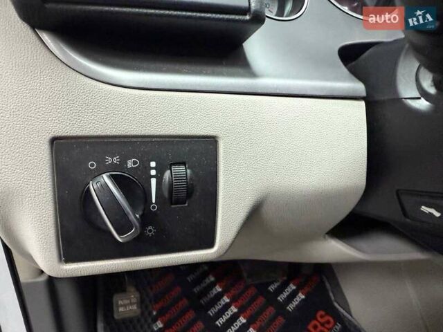 Білий Фольксваген Рутан, об'ємом двигуна 3.61 л та пробігом 200 тис. км за 11990 $, фото 16 на Automoto.ua