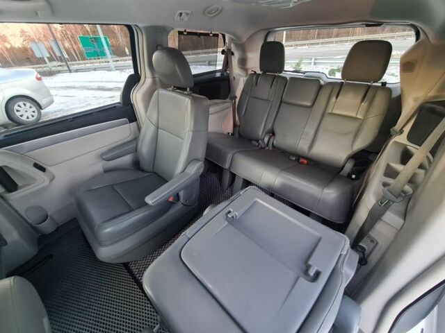 Фольксваген Рутан 2013 в Киеве на Automoto.ua Белый Фольксваген Рутан, объемом двигателя 3.6 л и пробегом 290 тыс. км за 11700 $, фото 9 на Automoto.ua