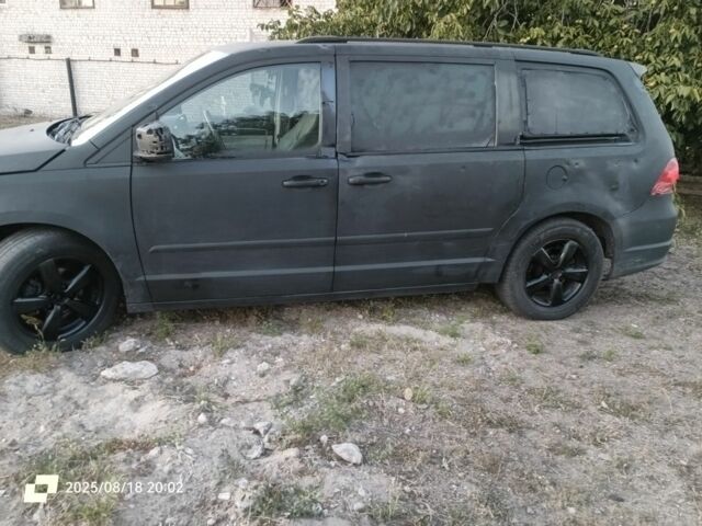 Фольксваген Рутан 2010 в Черкассах на Automoto.ua Черный Фольксваген Рутан, объемом двигателя 3.8 л и пробегом 210 тыс. км за 1500 $, фото 2 на Automoto.ua