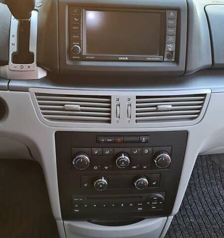 Черный Фольксваген Рутан, объемом двигателя 3.6 л и пробегом 150 тыс. км за 11390 $, фото 7 на Automoto.ua