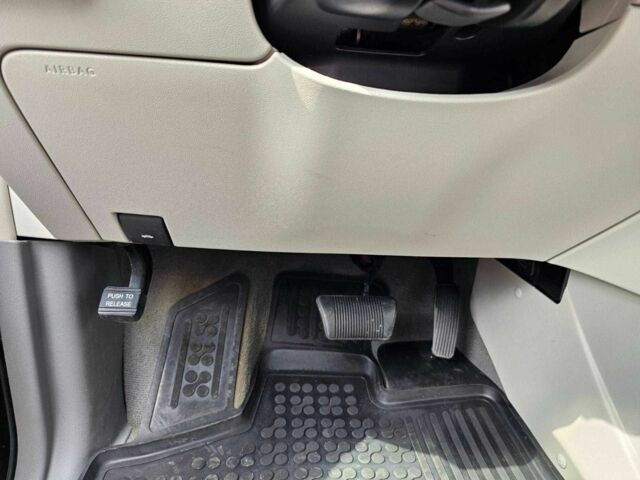 Фольксваген Рутан 2013 у Києві на Automoto.ua Чорний Фольксваген Рутан, об'ємом двигуна 3.6 л та пробігом 170 тис. км за 14800 $, фото 21 на Automoto.ua