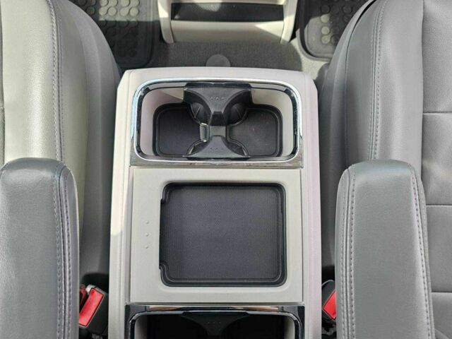 Черный Фольксваген Рутан, объемом двигателя 3.6 л и пробегом 170 тыс. км за 13300 $, фото 20 на Automoto.ua