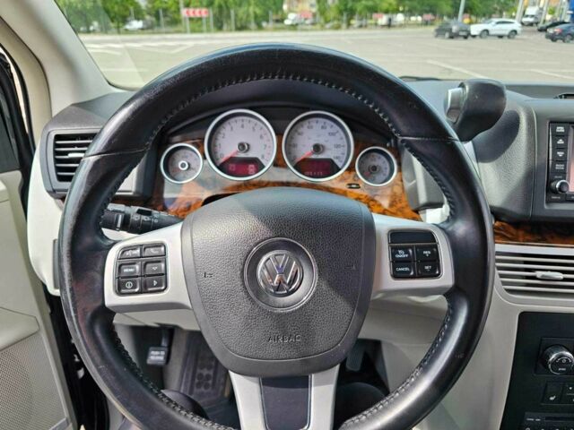 Черный Фольксваген Рутан, объемом двигателя 3.6 л и пробегом 170 тыс. км за 13300 $, фото 9 на Automoto.ua