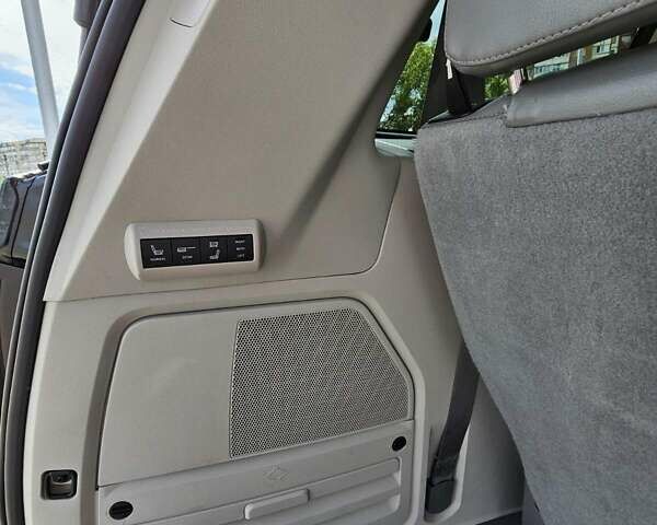 Фольксваген Рутан 2013 в Киеве на Automoto.ua Черный Фольксваген Рутан, объемом двигателя 3.6 л и пробегом 170 тыс. км за 15200 $, фото 31 на Automoto.ua