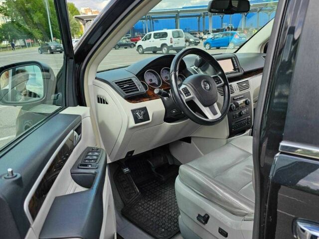 Черный Фольксваген Рутан, объемом двигателя 3.6 л и пробегом 170 тыс. км за 13300 $, фото 11 на Automoto.ua