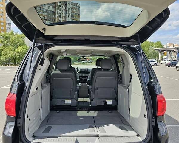 Фольксваген Рутан 2013 в Киеве на Automoto.ua Черный Фольксваген Рутан, объемом двигателя 3.6 л и пробегом 170 тыс. км за 15200 $, фото 32 на Automoto.ua