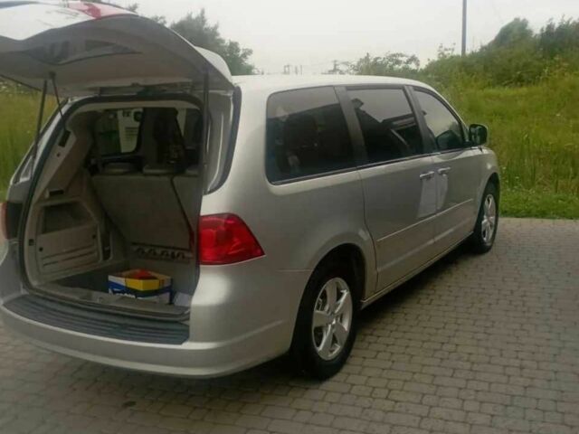 Серый Фольксваген Рутан, объемом двигателя 4 л и пробегом 251 тыс. км за 11400 $, фото 1 на Automoto.ua