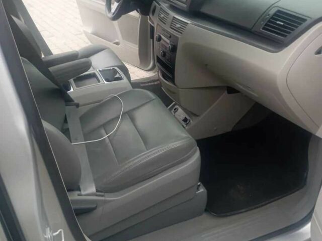 Серый Фольксваген Рутан, объемом двигателя 4 л и пробегом 251 тыс. км за 11400 $, фото 8 на Automoto.ua