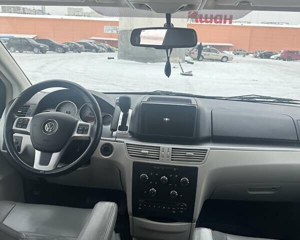Серый Фольксваген Рутан, объемом двигателя 3.6 л и пробегом 292 тыс. км за 13000 $, фото 17 на Automoto.ua