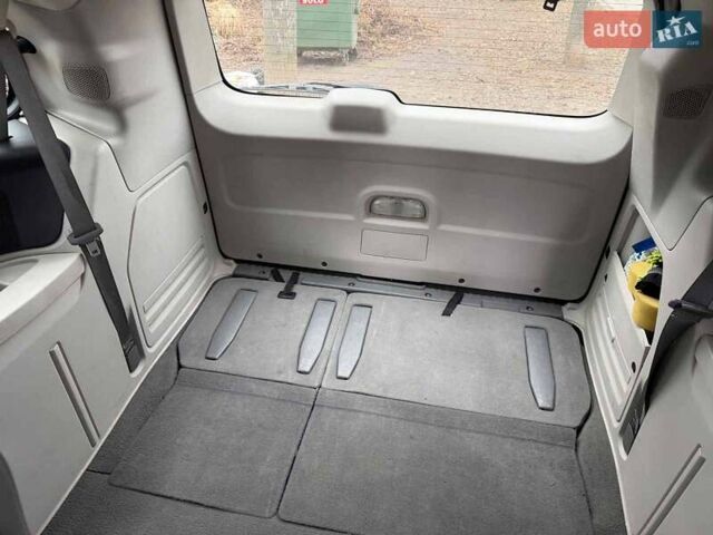 Сірий Фольксваген Рутан, об'ємом двигуна 3.6 л та пробігом 294 тис. км за 11990 $, фото 19 на Automoto.ua