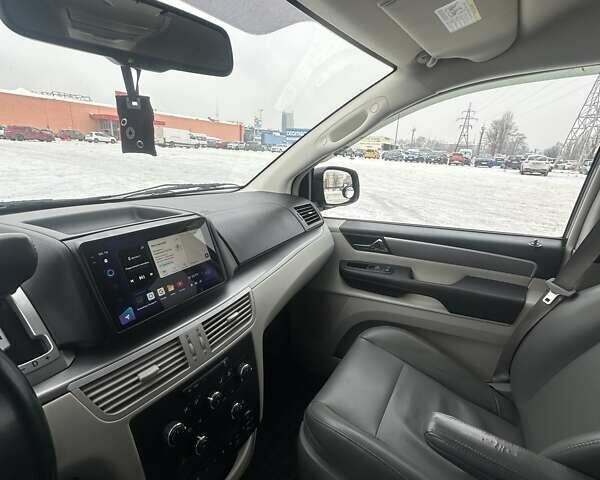 Серый Фольксваген Рутан, объемом двигателя 3.6 л и пробегом 292 тыс. км за 13000 $, фото 19 на Automoto.ua