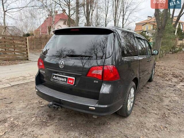 Сірий Фольксваген Рутан, об'ємом двигуна 3.6 л та пробігом 294 тис. км за 11990 $, фото 7 на Automoto.ua