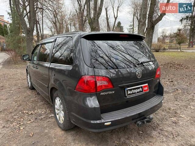 Сірий Фольксваген Рутан, об'ємом двигуна 3.6 л та пробігом 294 тис. км за 11990 $, фото 8 на Automoto.ua