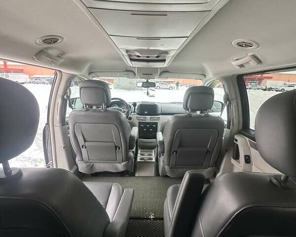 Серый Фольксваген Рутан, объемом двигателя 3.6 л и пробегом 292 тыс. км за 13000 $, фото 13 на Automoto.ua