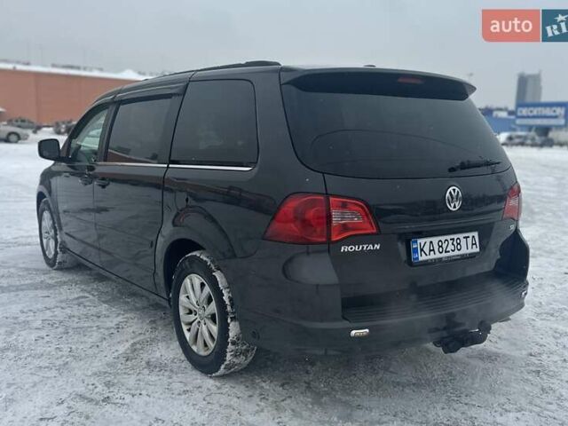 Серый Фольксваген Рутан, объемом двигателя 3.6 л и пробегом 292 тыс. км за 13000 $, фото 2 на Automoto.ua