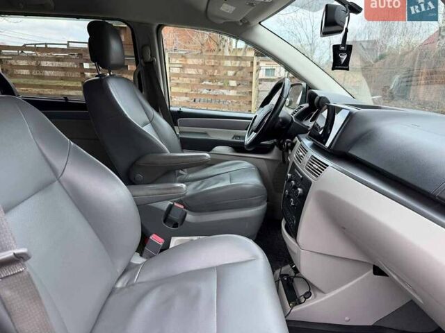 Сірий Фольксваген Рутан, об'ємом двигуна 3.6 л та пробігом 294 тис. км за 11990 $, фото 25 на Automoto.ua