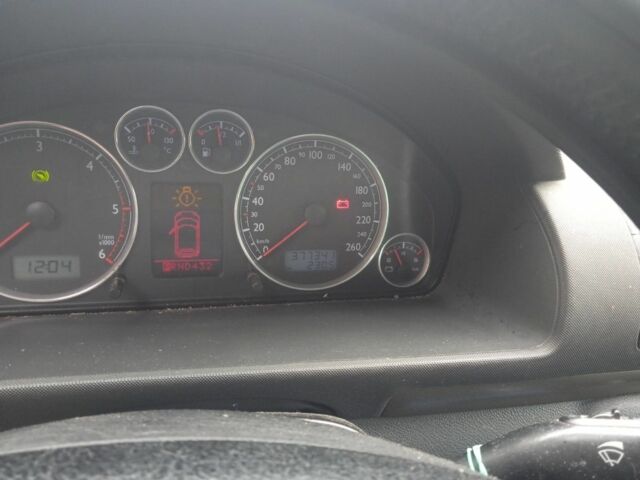 Фольксваген Сантана 2004 у Чернівцях на Automoto.ua Чорний Фольксваген Сантана, об'ємом двигуна 1.9 л та пробігом 300 тис. км за 5500 $, фото 5 на Automoto.ua