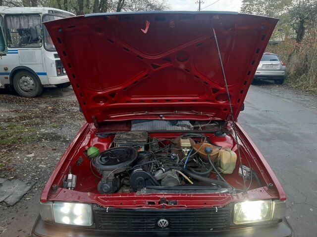 Красный Фольксваген Сантана, объемом двигателя 0 л и пробегом 260 тыс. км за 1100 $, фото 7 на Automoto.ua