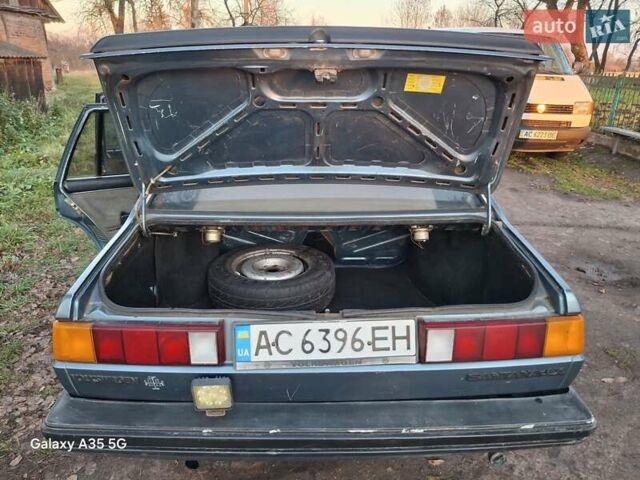 Зеленый Фольксваген Сантана, объемом двигателя 1.76 л и пробегом 300 тыс. км за 1000 $, фото 25 на Automoto.ua