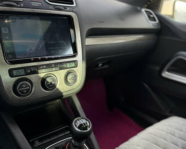 Белый Фольксваген Скирокко, объемом двигателя 1.39 л и пробегом 220 тыс. км за 8599 $, фото 11 на Automoto.ua