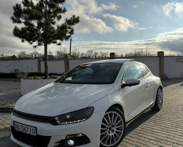 Белый Фольксваген Скирокко, объемом двигателя 1.39 л и пробегом 220 тыс. км за 8599 $, фото 1 на Automoto.ua