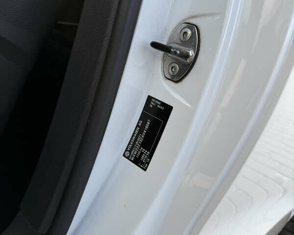 Белый Фольксваген Скирокко, объемом двигателя 1.39 л и пробегом 220 тыс. км за 8599 $, фото 21 на Automoto.ua