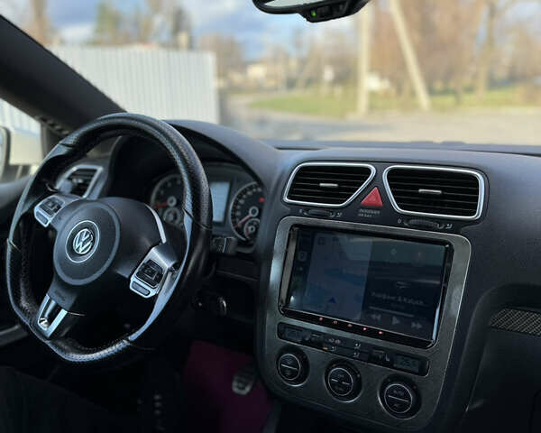 Белый Фольксваген Скирокко, объемом двигателя 1.39 л и пробегом 220 тыс. км за 8599 $, фото 12 на Automoto.ua