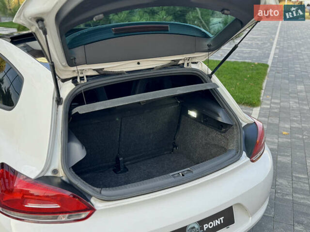 Белый Фольксваген Скирокко, объемом двигателя 1.97 л и пробегом 350 тыс. км за 5999 $, фото 38 на Automoto.ua