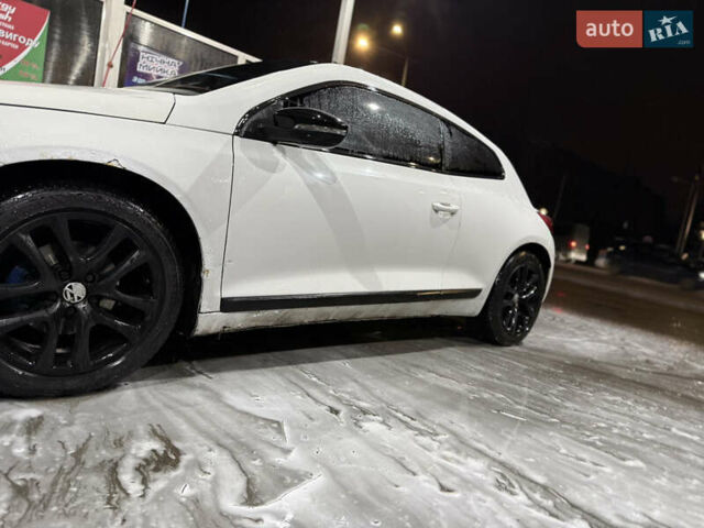 Белый Фольксваген Скирокко, объемом двигателя 1.97 л и пробегом 354 тыс. км за 7000 $, фото 7 на Automoto.ua