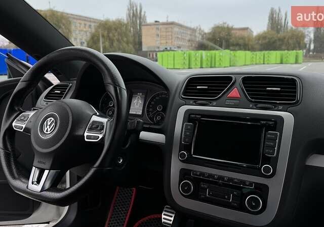 Білий Фольксваген Скірокко, об'ємом двигуна 1.39 л та пробігом 223 тис. км за 9800 $, фото 25 на Automoto.ua