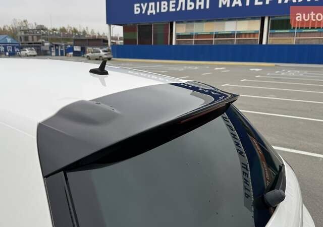 Білий Фольксваген Скірокко, об'ємом двигуна 1.39 л та пробігом 223 тис. км за 9800 $, фото 13 на Automoto.ua